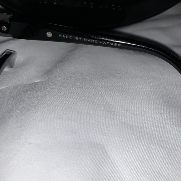 Gently Loved Prescription Sunglasses by Marc Jacobs - Picture 5 of 5